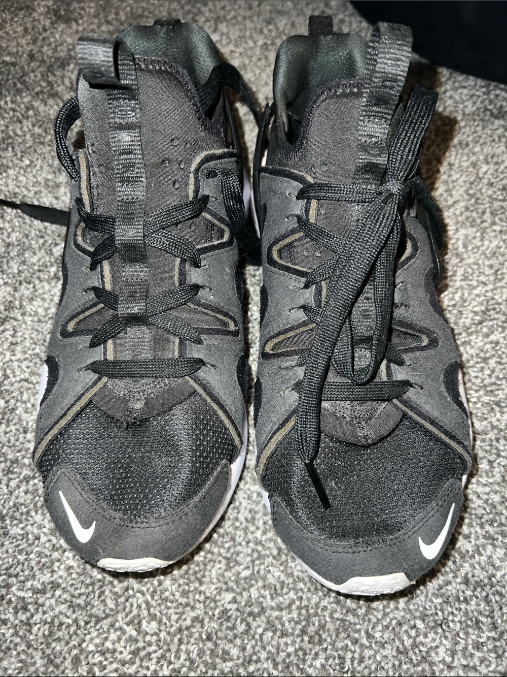 Air Huarache Nike Black Sneakers with White Accents